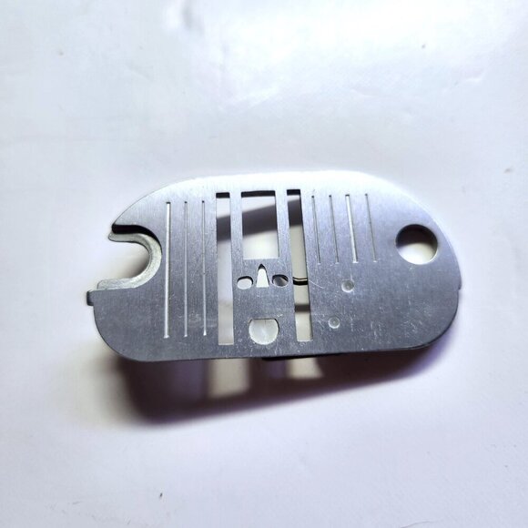 Singer Needle Throat Plate 381488 Singer Genuine Vintage Singer Needle P… - Picture 1 of 5